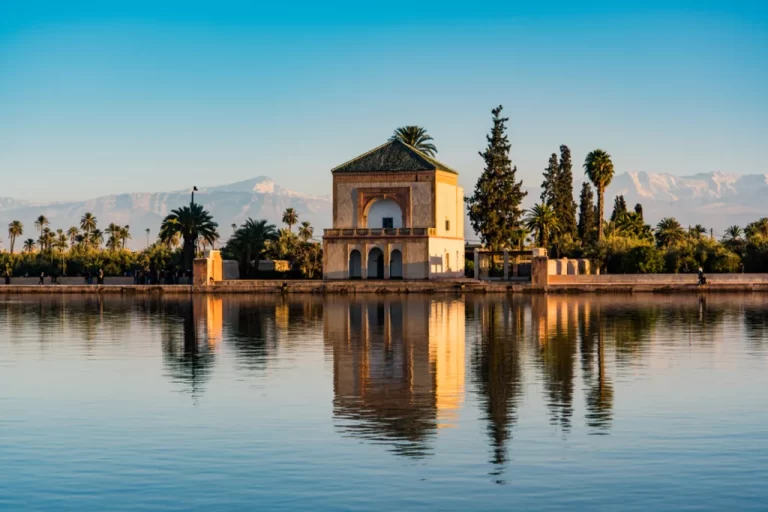 Marrakesh_Marrakech_Morocco_Saadian_pavilion_Menara_gardens_and_Atlas_hutterstock_1014044146_dnij3a